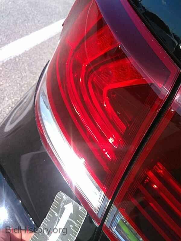 2017 Lexus LS - VIN: JTHBL5EF4H5143802 - Фото 19