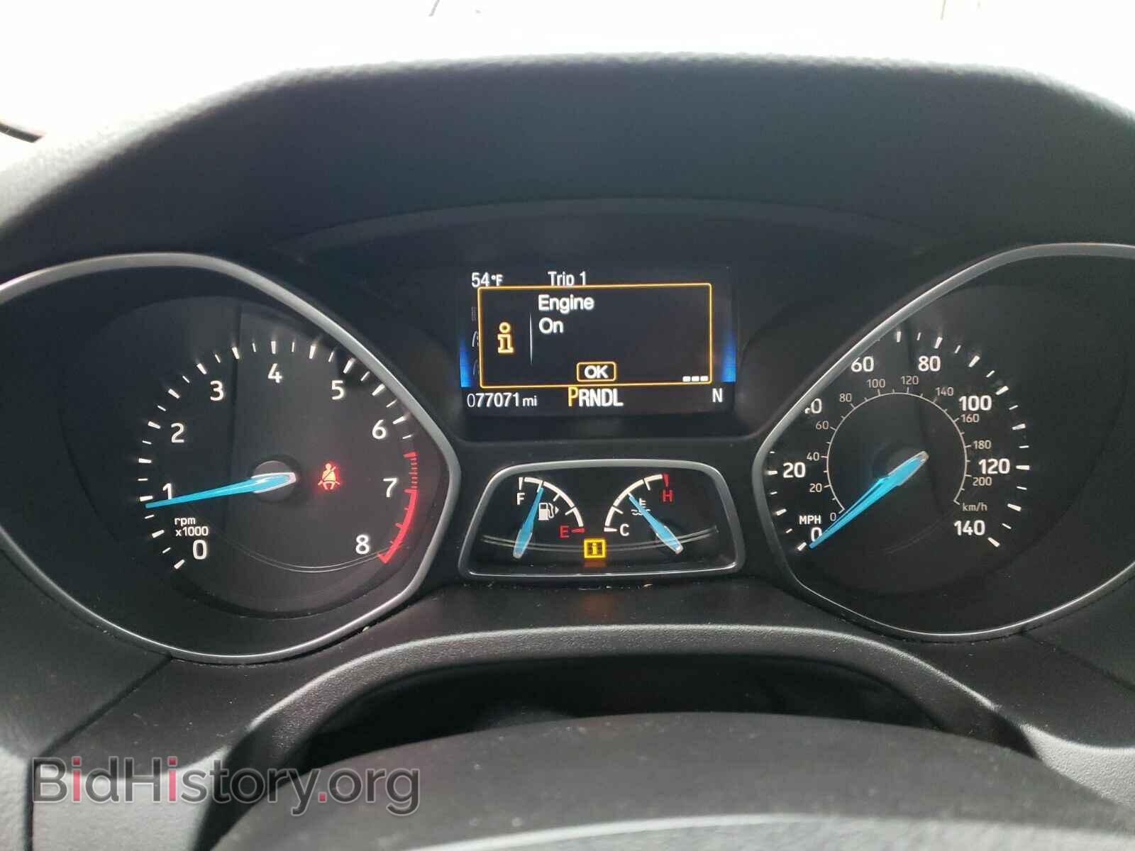 2016 Ford Focus - VIN: 1FADP3F24GL353945 - Photo 5
