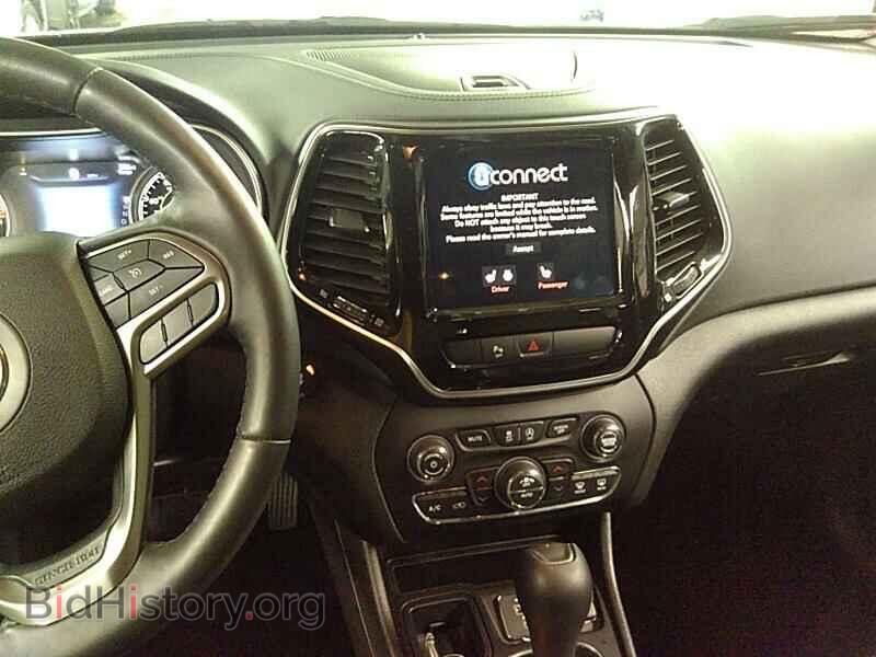 2019 Jeep Cherokee - VIN: 1C4PJLDB5KD302467 - Фото 4