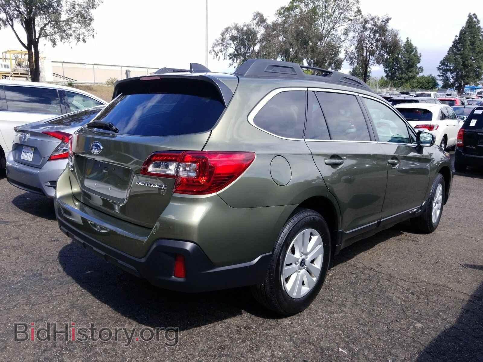 2019 Subaru Outback - VIN: 4S4BSAFC2K3370910 - Фото 2
