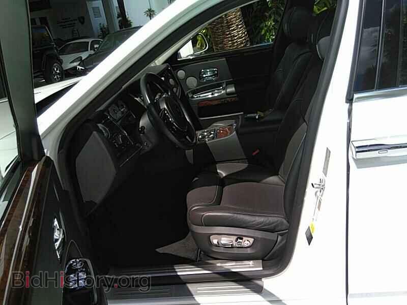 2017 Rolls-Royce Ghost - VIN: SCA664S59HUX54115 - Photo 3