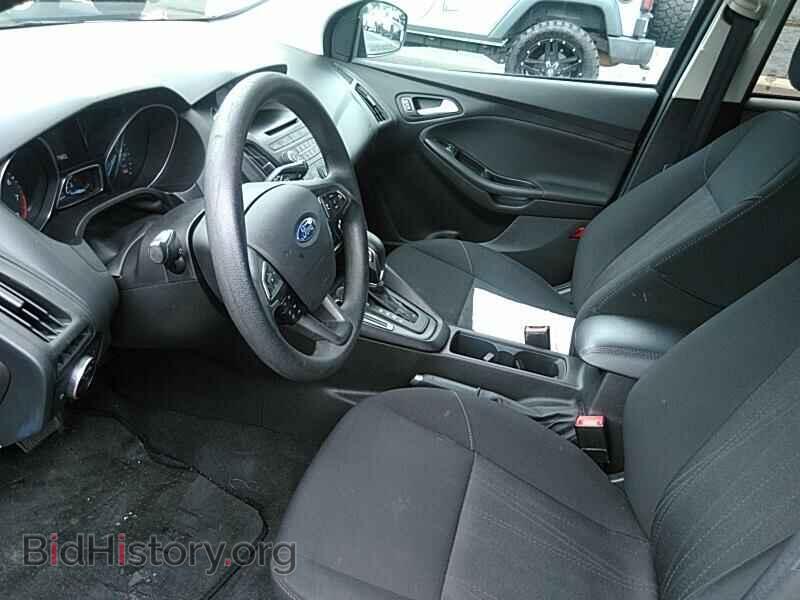 2017 Ford Focus - VIN: 1FADP3K24HL231142 - Фото 3