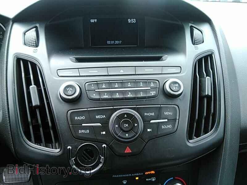 2017 Ford Focus - VIN: 1FADP3K24HL231142 - Фото 4