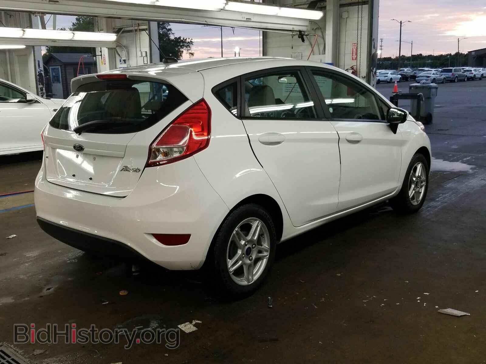 2017 Ford Fiesta - VIN: 3FADP4EJ8HM116079 - Фото 2