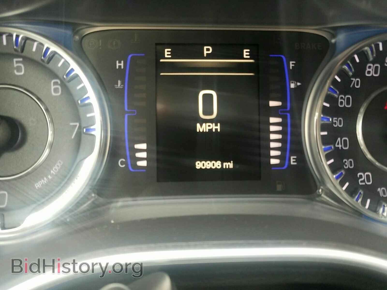 2016 Chrysler 200 - VIN: 1C3CCCAB3GN177584 - Фото 5