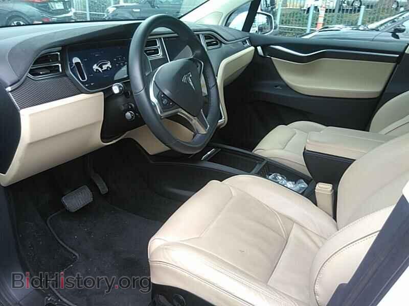 2016 Tesla Model X - VIN: 5YJXCBE29GF022117 - Фото 3