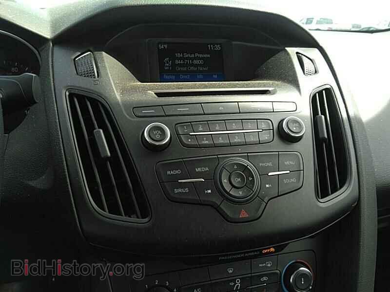 2017 Ford Focus - VIN: 1FADP3F21HL311282 - Photo 4
