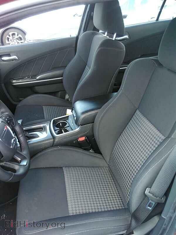 2019 Dodge Charger - VIN: 2C3CDXHG8KH567202 - Фото 3