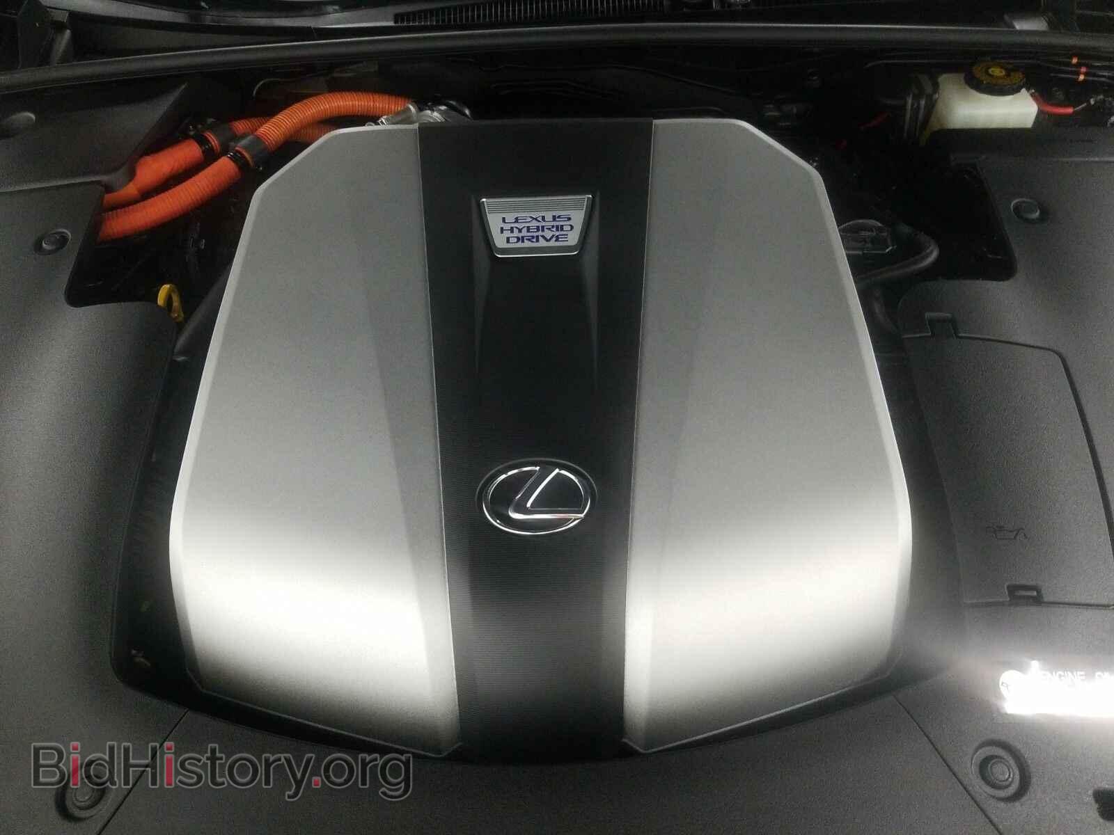 2018 Lexus LS - VIN: JTHCYLFF1J5000577 - Photo 16
