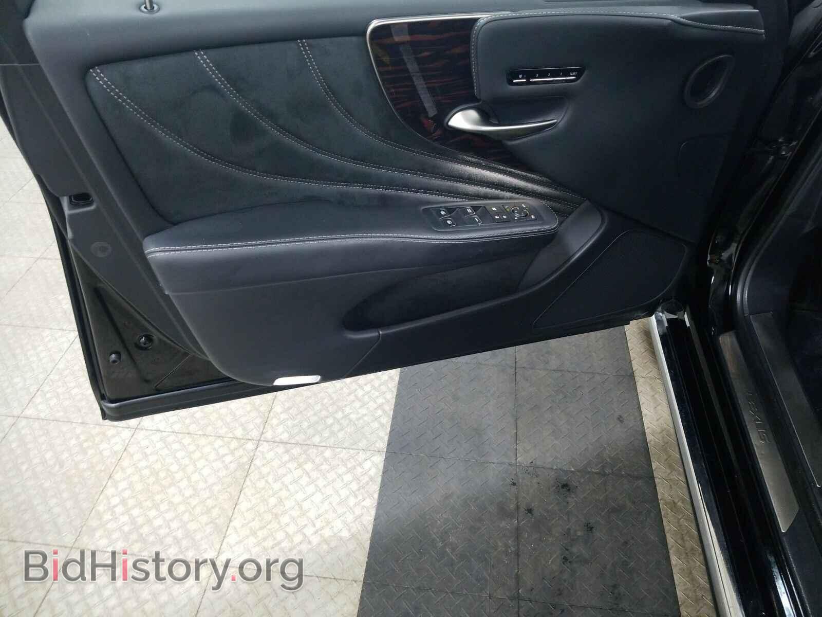 2018 Lexus LS - VIN: JTHCYLFF1J5000577 - Photo 9
