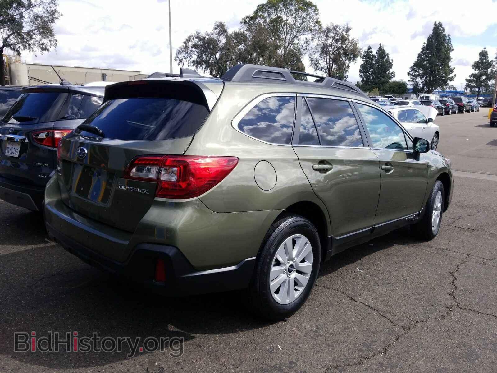 2019 Subaru Outback - VIN: 4S4BSAFC3K3359382 - Фото 2