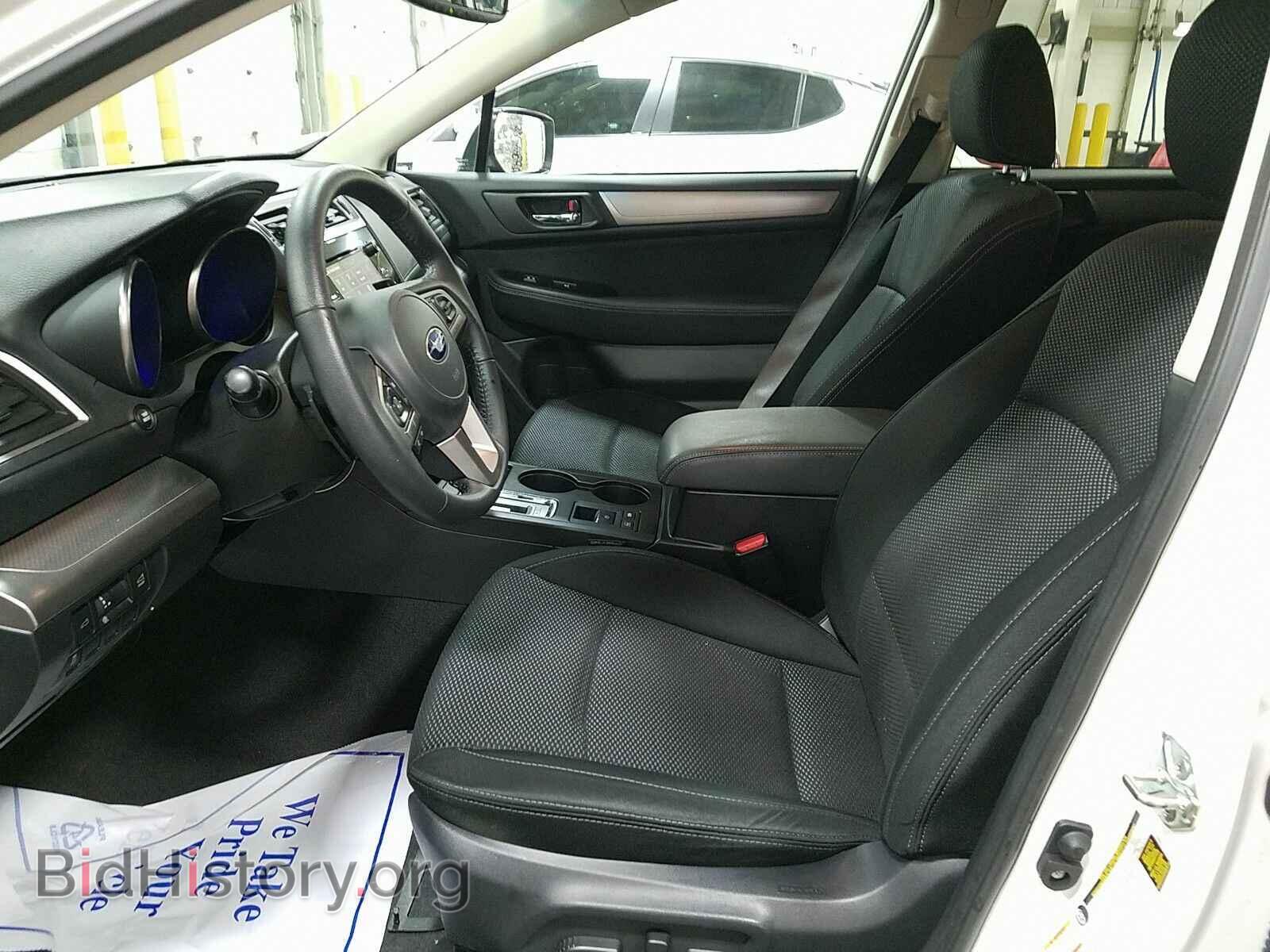 2017 Subaru Outback - VIN: 4S4BSADC3H3362696 - Photo 3