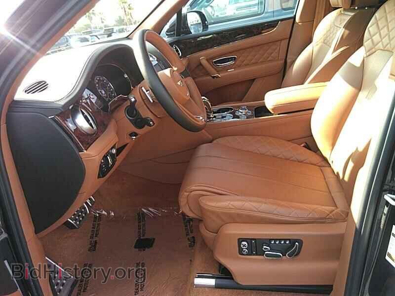 2017 Bentley Bentayga - VIN: SJAAC2ZVXHC014229 - Фото 3