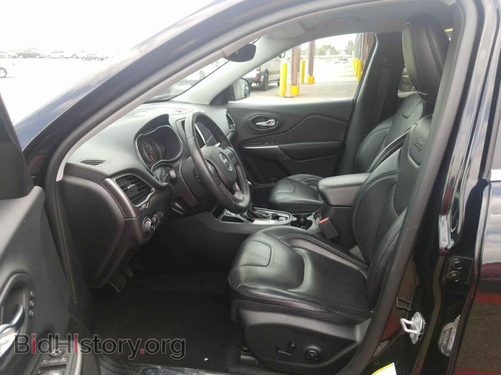 2019 Jeep Cherokee - VIN: 1C4PJLDBXKD302349 - Фото 3