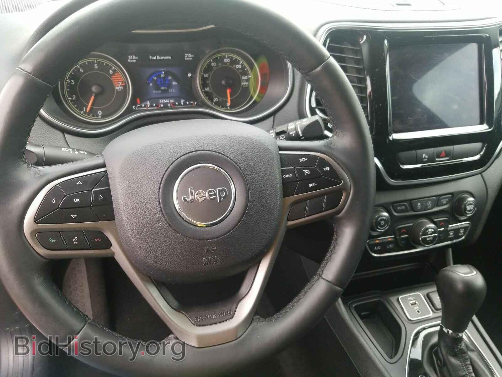 2019 Jeep Cherokee - VIN: 1C4PJLDBXKD302349 - Фото 4