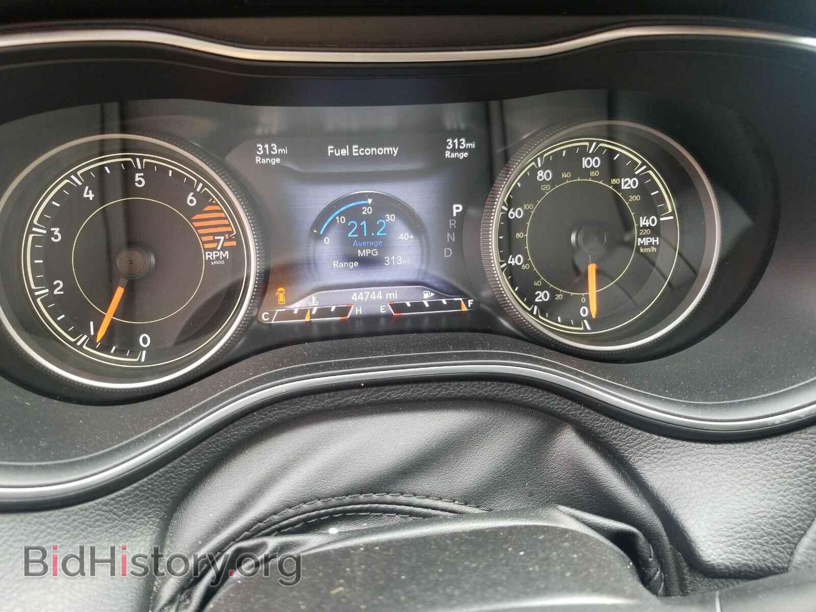 2019 Jeep Cherokee - VIN: 1C4PJLDBXKD302349 - Фото 5