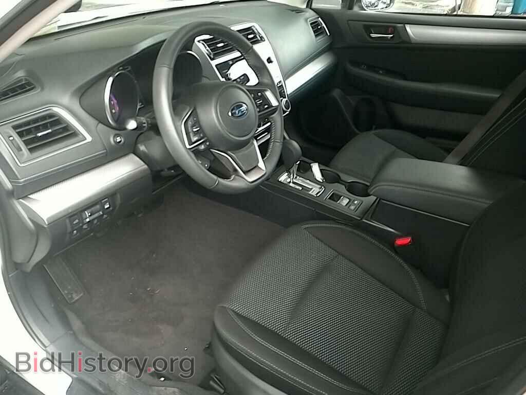 2019 Subaru Outback - VIN: 4S4BSAFC2K3360121 - Фото 3