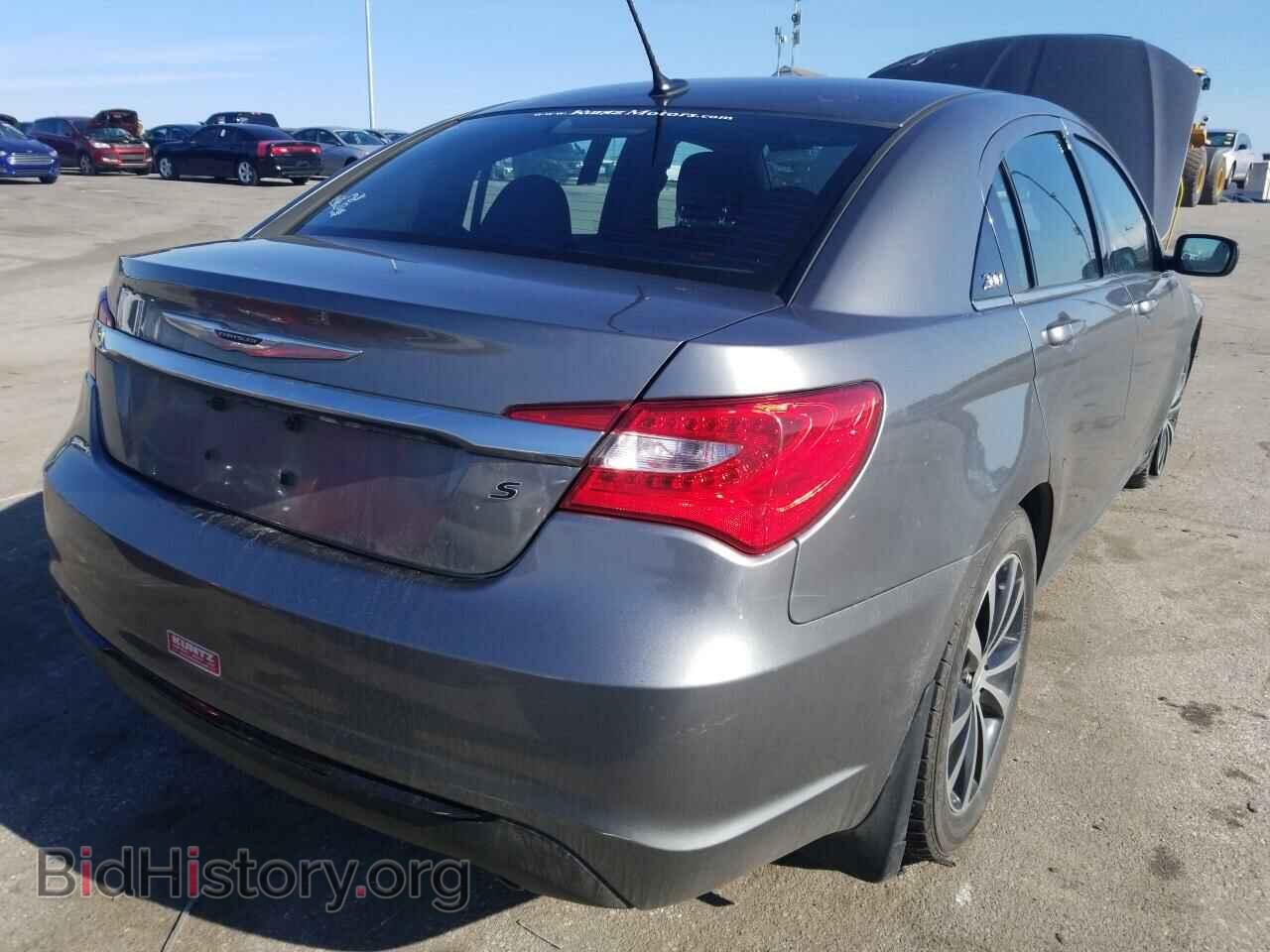 2013 Chrysler 200 - VIN: 1C3CCBBG6DN720104 - Фото 2