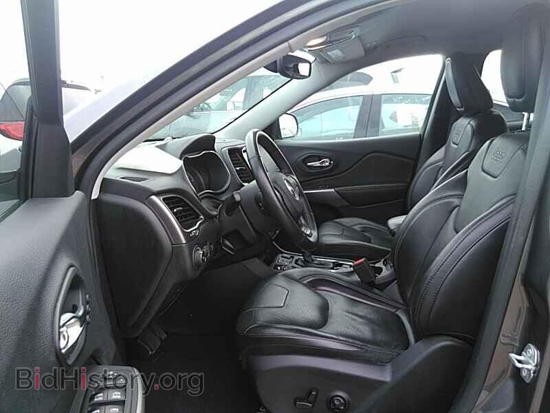 2019 Jeep Cherokee - VIN: 1C4PJLDB7KD170442 - Photo 3
