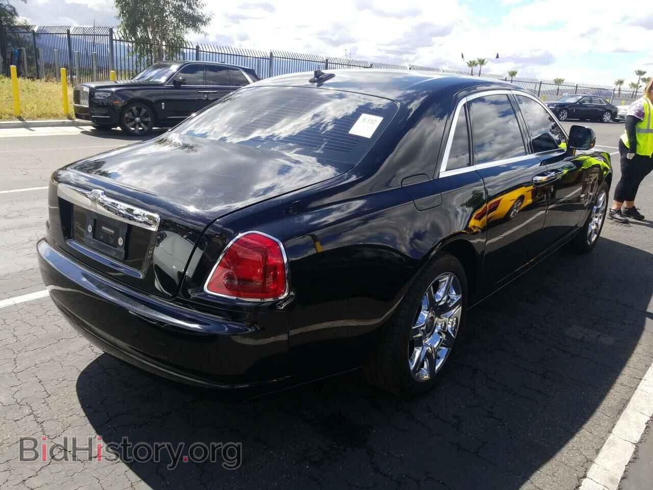 2010 Rolls-Royce Ghost - VIN: SCA664S56AUX48925 - Photo 2