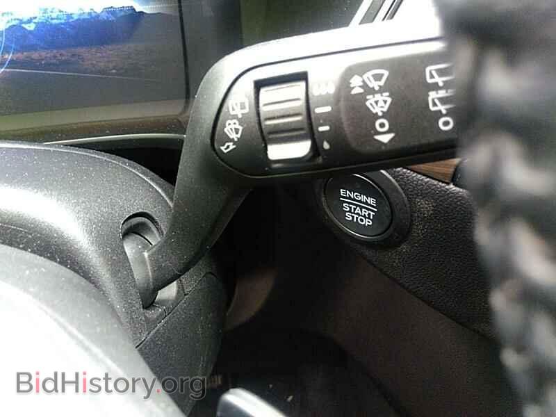 2020 Ford Escape - VIN: 1FMCU9J97LUA58781 - Фото 8
