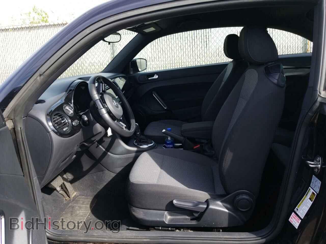 2019 Volkswagen Beetle - VIN: 3VWFD7AT0KM711551 - Фото 3