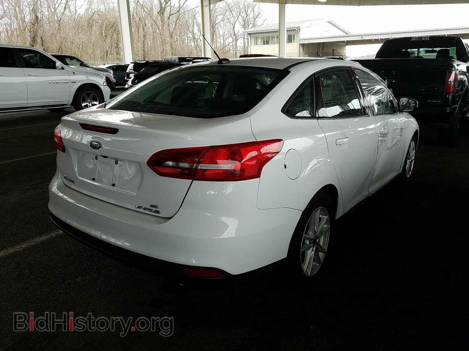 2015 Ford Focus - VIN: 1FADP3F22FL253146 - Фото 2