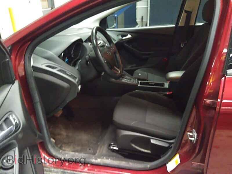 2017 Ford Focus - VIN: 1FADP3K28HL210102 - Фото 3
