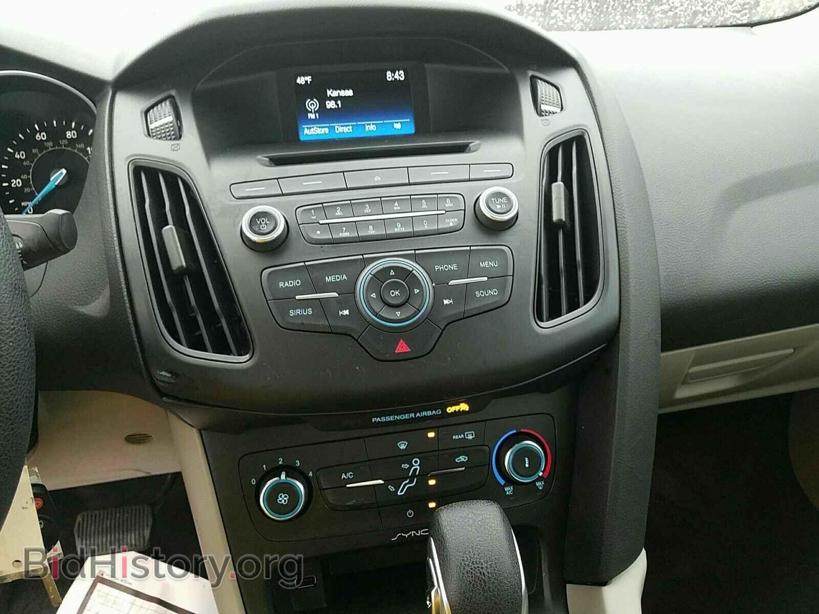 2017 Ford Focus - VIN: 1FADP3F25HL229913 - Фото 4