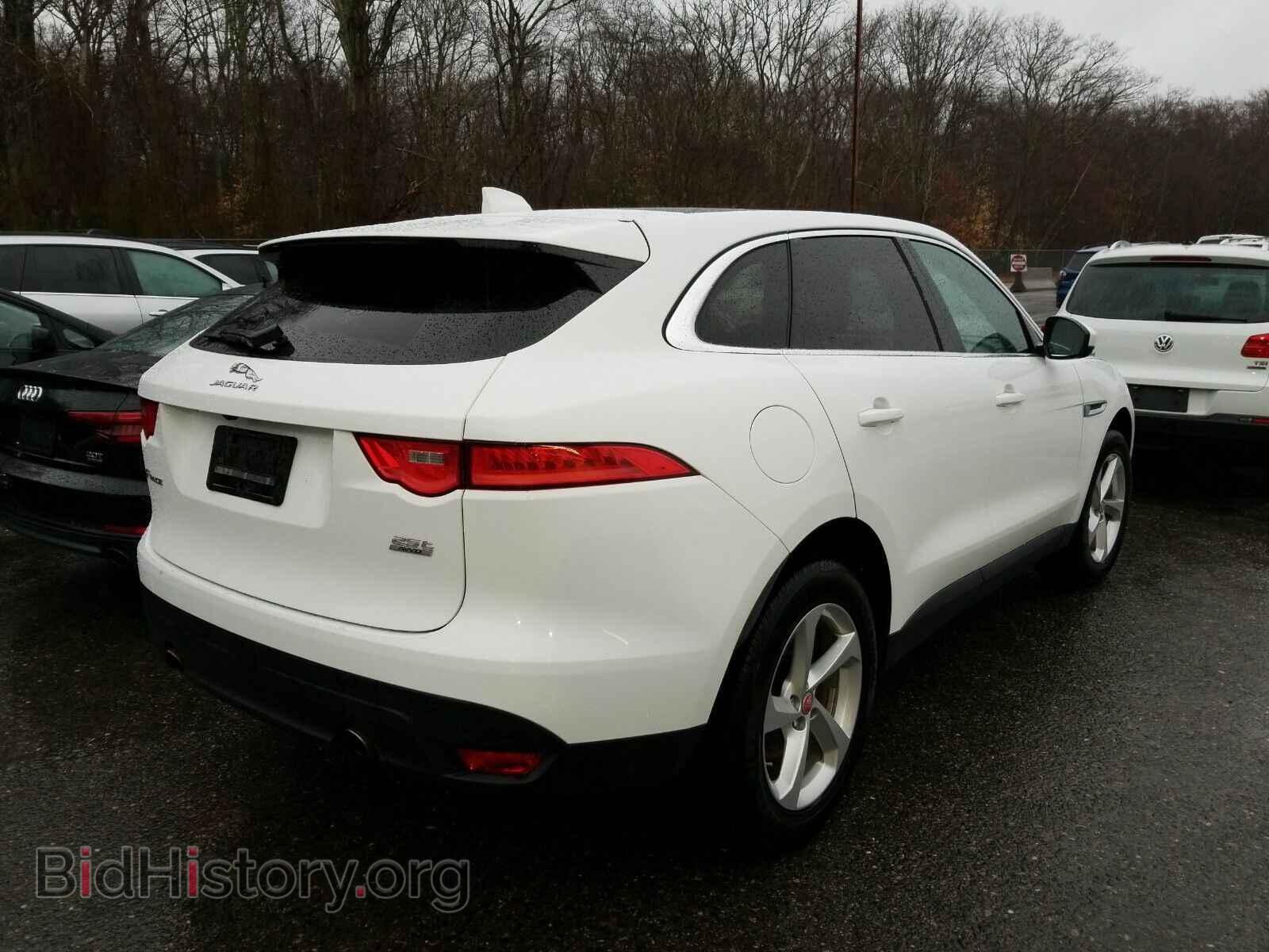 2019 Jaguar F-PACE - VIN: SADCS2FX0KA601837 - Фото 2