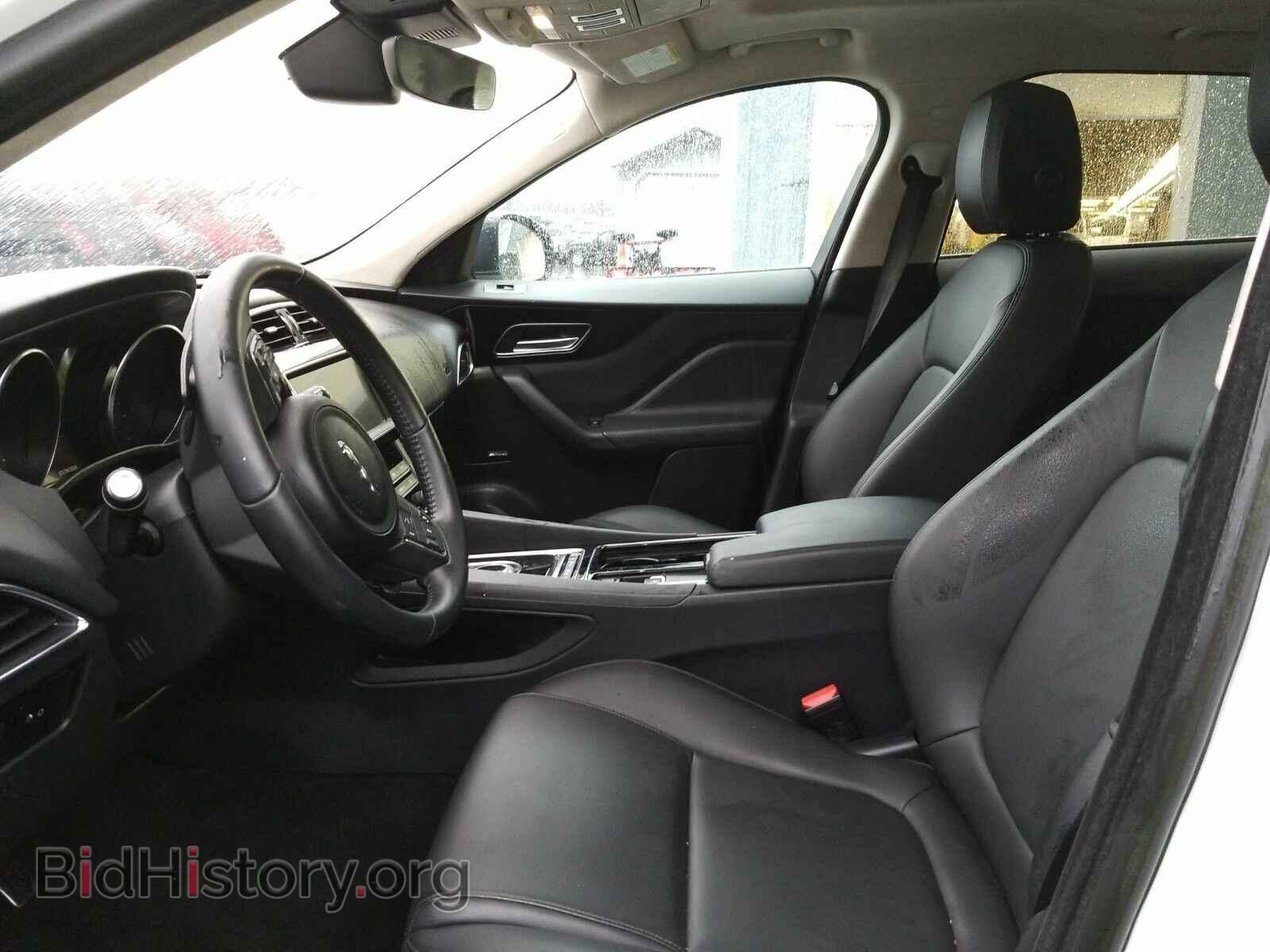 2019 Jaguar F-PACE - VIN: SADCS2FX0KA601837 - Фото 3