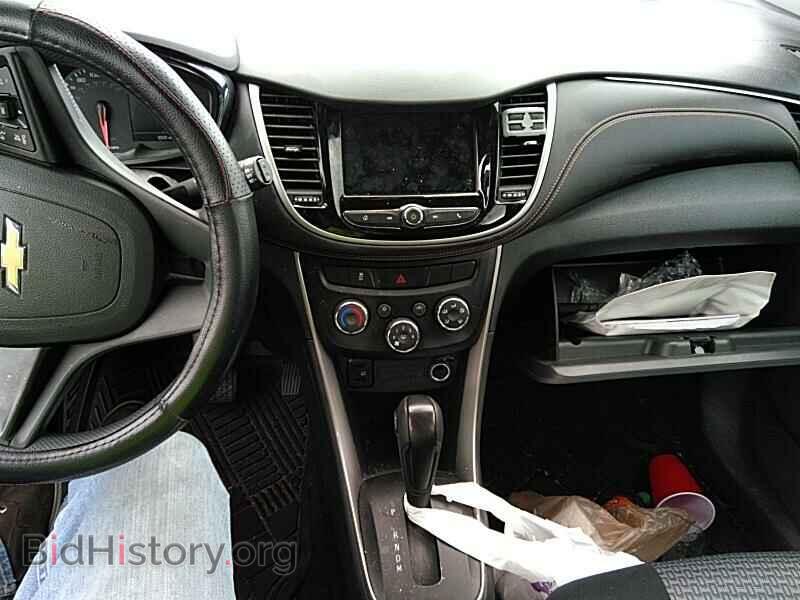 2019 Chevrolet Trax - VIN: 3GNCJKSB3KL152338 - Фото 4