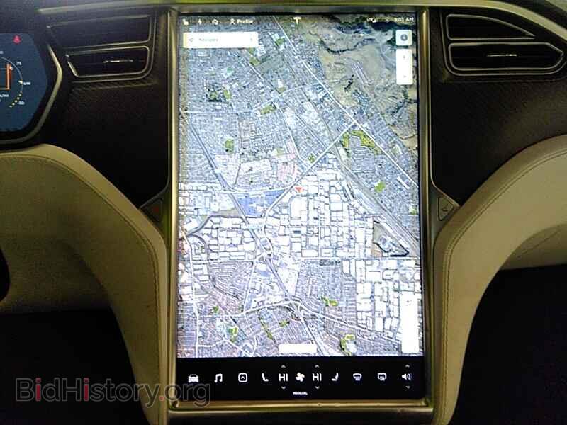 2017 Tesla Model X - VIN: 5YJXCBE20HF043892 - Photo 4