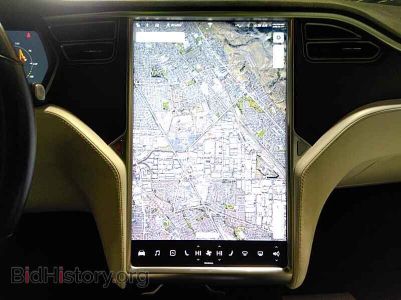 2016 Tesla Model X - VIN: 5YJXCAE22GF002124 - Фото 4