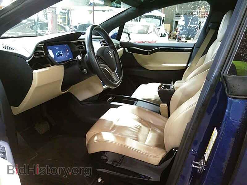 2017 Tesla Model X - VIN: 5YJXCBE29HF034754 - Photo 3
