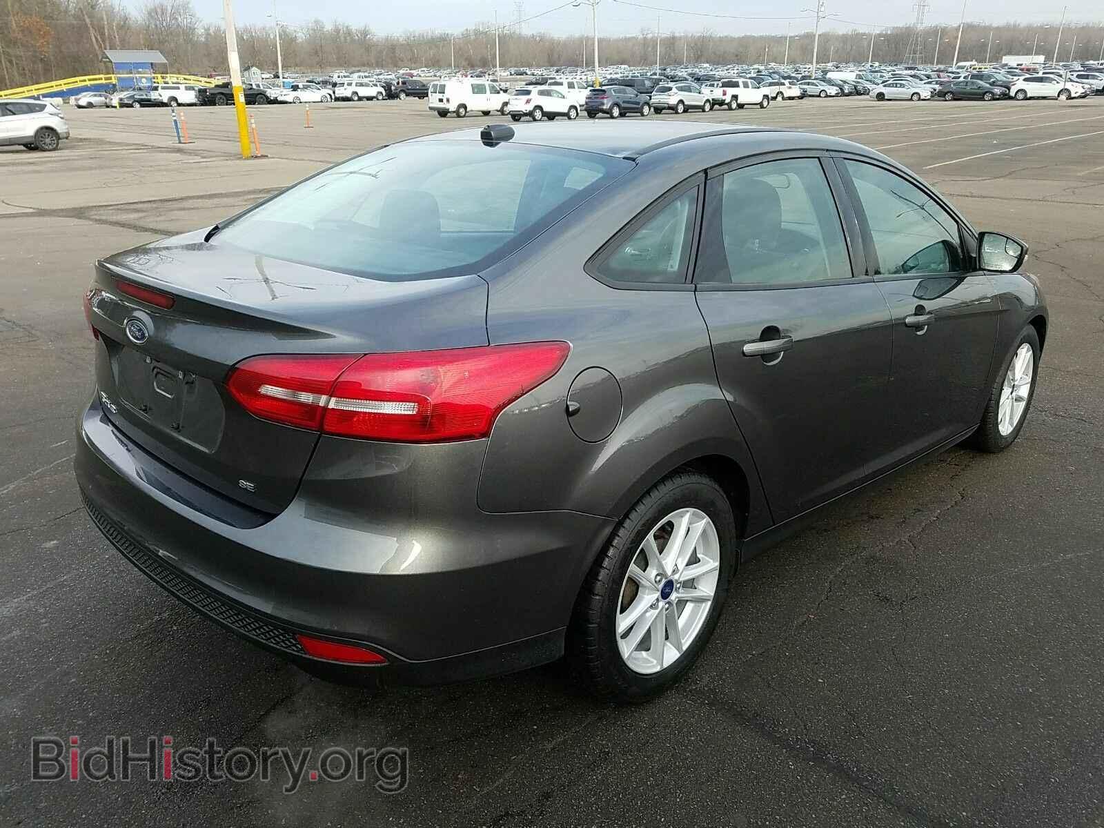 2017 Ford Focus - VIN: 1FADP3F29HL291315 - Photo 2