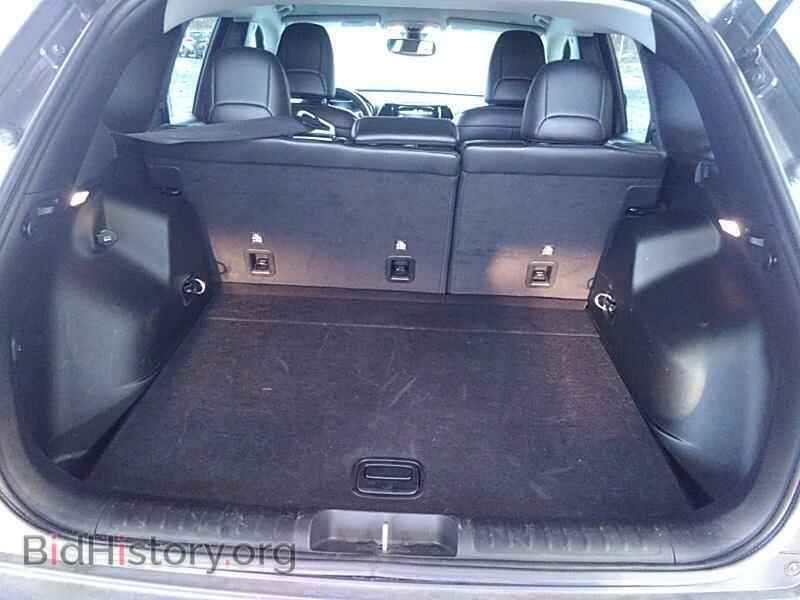 2019 Jeep Cherokee - VIN: 1C4PJLDB2KD324314 - Photo 7