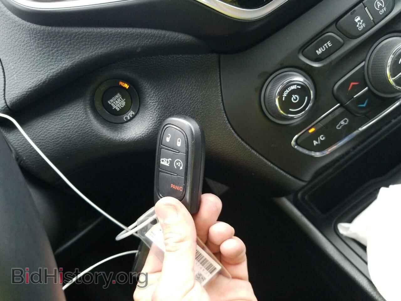 2019 Jeep Cherokee - VIN: 1C4PJLDBXKD443566 - Фото 9