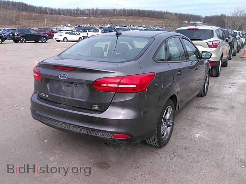 2017 Ford Focus - VIN: 1FADP3FE0HL203388 - Фото 2