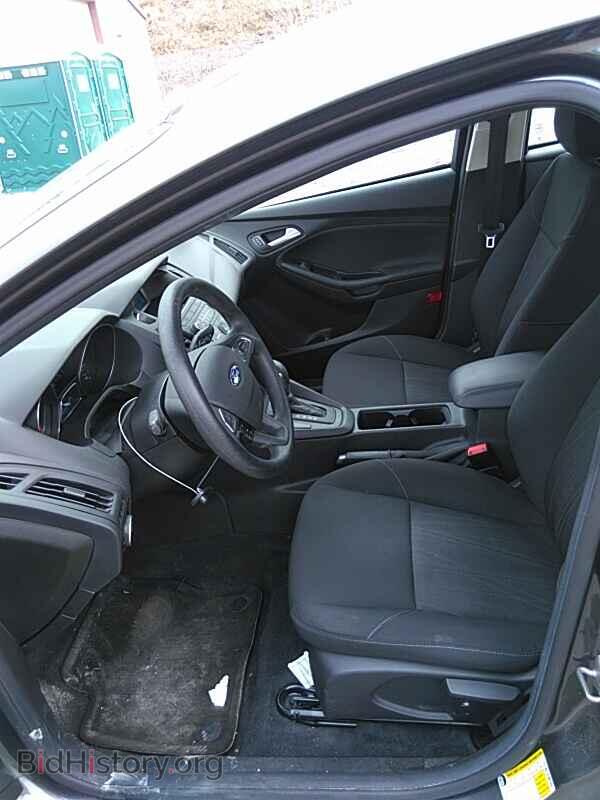 2017 Ford Focus - VIN: 1FADP3FE0HL203388 - Фото 3