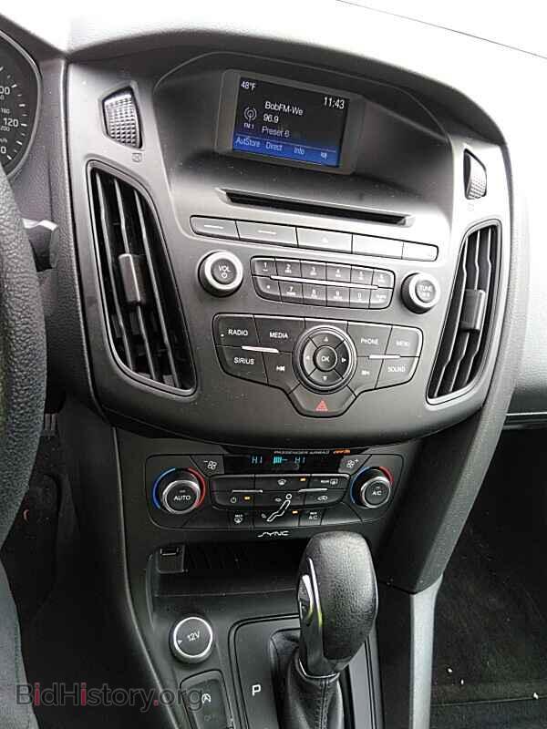 2017 Ford Focus - VIN: 1FADP3FE0HL203388 - Фото 4
