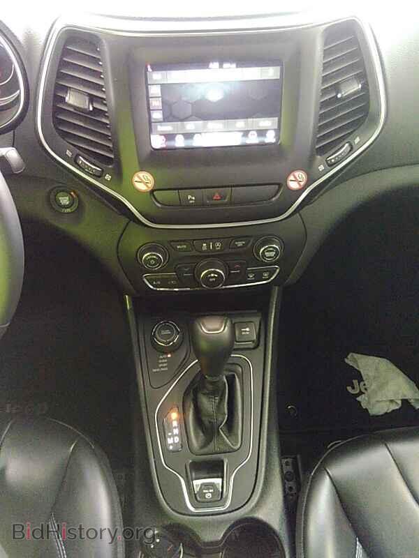 2019 Jeep Cherokee - VIN: 1C4PJMLB4KD341235 - Фото 4