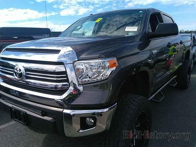 Photo 5TFDW5F12GX551786 - Toyota Tundra 4WD Truck 2016