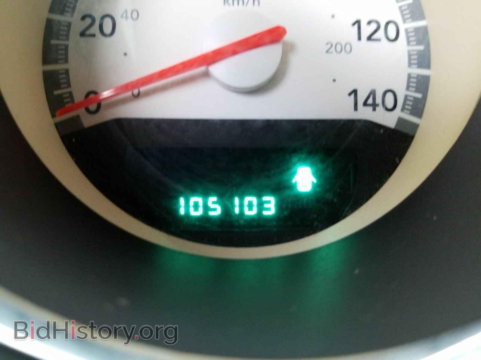 2009 Dodge Challenger - VIN: 2B3LJ44V89H522425 - Photo 5