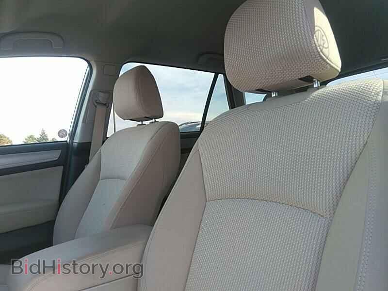 2019 Subaru Outback - VIN: 4S4BSAFC3K3377106 - Фото 3