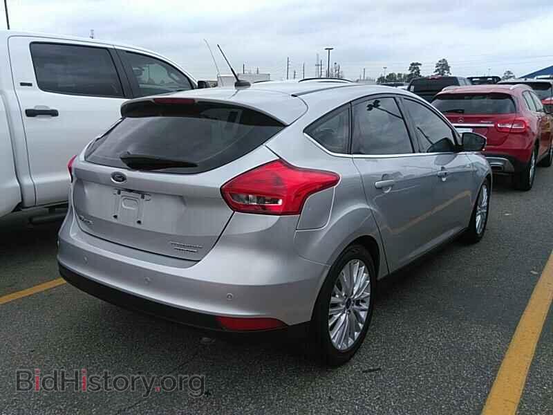 2016 Ford Focus - VIN: 1FADP3N28GL302496 - Photo 2