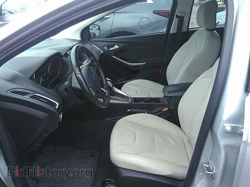 2016 Ford Focus - VIN: 1FADP3N28GL302496 - Photo 3