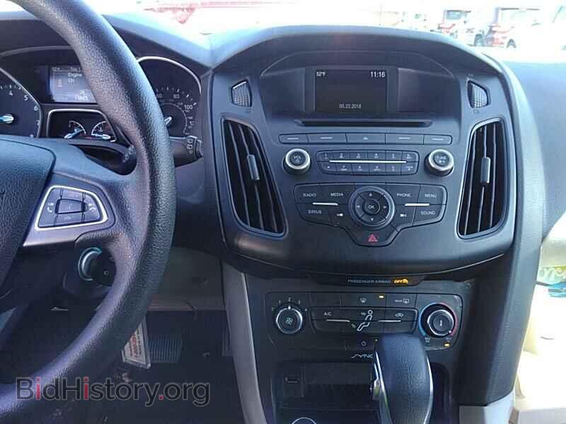 2017 Ford Focus - VIN: 1FADP3K20HL247998 - Фото 4