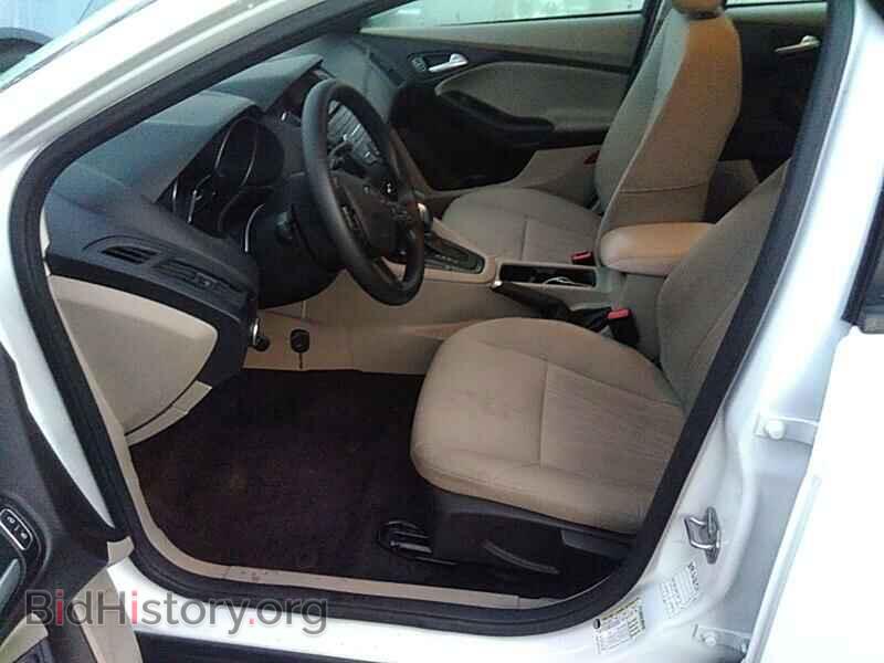 2017 Ford Focus - VIN: 1FADP3K25HL267910 - Фото 3