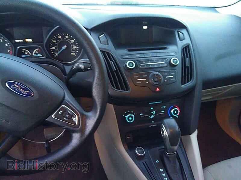 2017 Ford Focus - VIN: 1FADP3K25HL267910 - Фото 4